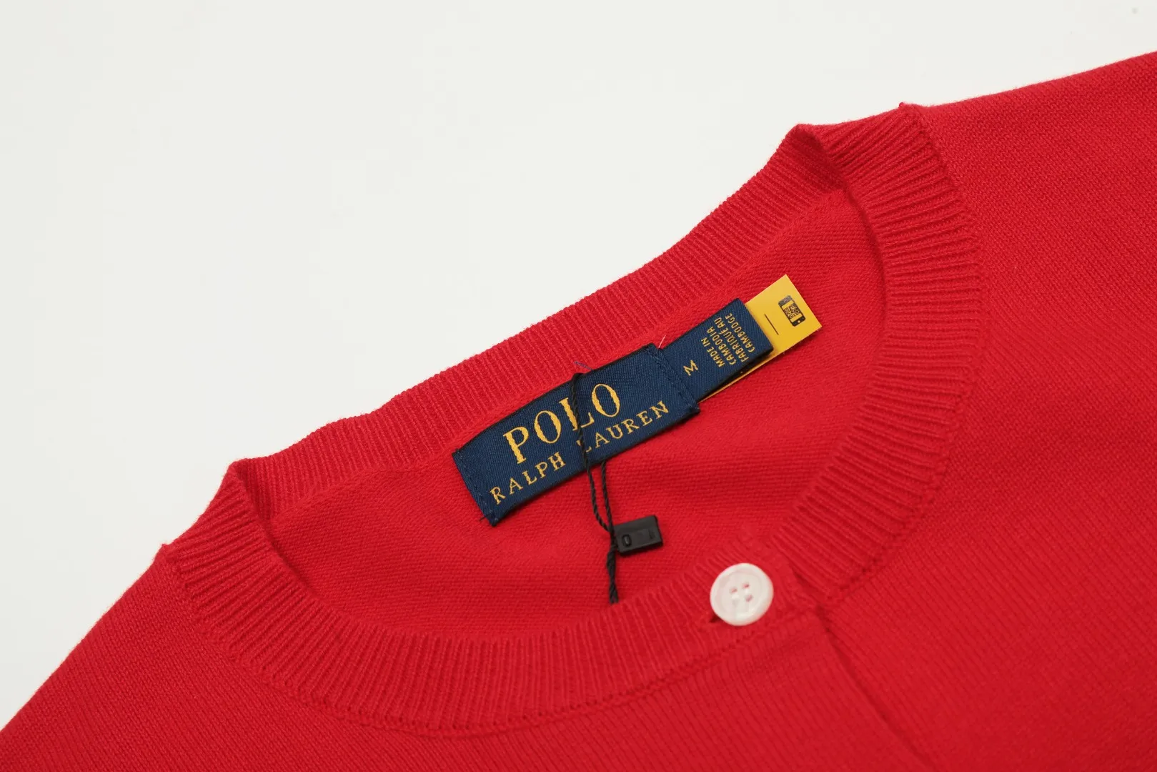 🅿️190 "Top Quality" Style Number: DS010# [Ralph Lauren Solid Color Round Neck Basic Pony Embroidered Logo Knitted Cardigan Long Sleeve] ✅Ralph Lauren Classic Basic Versatile Jersey Cardigan Long Sleeve Small Jacket ✅Main supplier of platform live broadcast wholesale entities ✅ZP quality 1:1 pattern making Scan the code to enter the GF website Counter quality ✅Details and quality The only one in Guangzhou Imported quality cotton yarn Mainly high-end Cost-effective, good quality, no need to say more ✅The version is restored to the original, loose, comfortable and stress-free, simple is high-end, classic is timeless ✅The upper body is simple and easy to match, a must-have for goddess ootd. Good-looking clothes are never picky. A must-have in the goddess’ wardrobe. Size: S-XL Color: Off-white, light blue, pink, khaki, army green, gray, navy, black, Chinese red, mint green